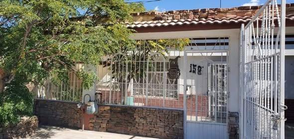 C. 11 (onceava) #1536, Torres del PRI
