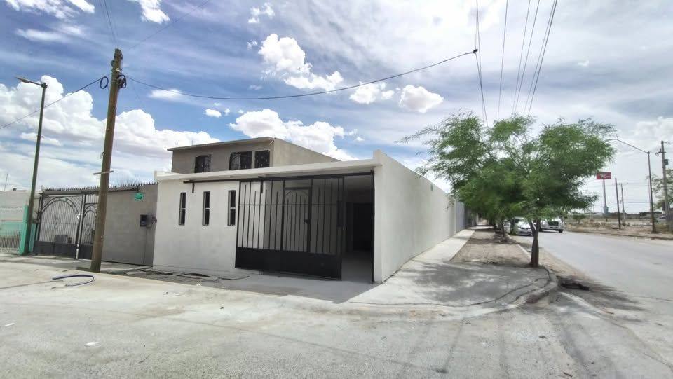 ¡CASA EN VENTA EN PORTAL DEL ROBLE E3!